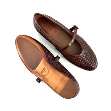 Load image into Gallery viewer, Ballerine en Cuir Tressé Cognac
