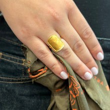 Load image into Gallery viewer, Bague BARBARA en Plaqué Or et Zirconiums Blancs
