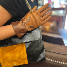 Charger l&#39;image dans la galerie, Gants Motifs Santiag en Agneau Bicolore
