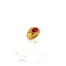 Charger l&#39;image dans la galerie, Large Bague Ovale en Plaqué Or et Cabochon Rose/Bordeaux
