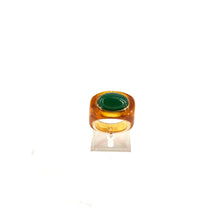 Charger l&#39;image dans la galerie, Bague Ovale en Acétate Tortoise et Cabochon OInyx Vert Serti Plaqué Or
