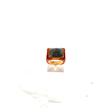 Charger l&#39;image dans la galerie, Large Bague en Acétate Tortoise et Labradorite Facettée Sertie Plaqué Or
