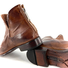 Charger l&#39;image dans la galerie, Boots Zippé Arrière en Cuir Ultra Souple Cognac
