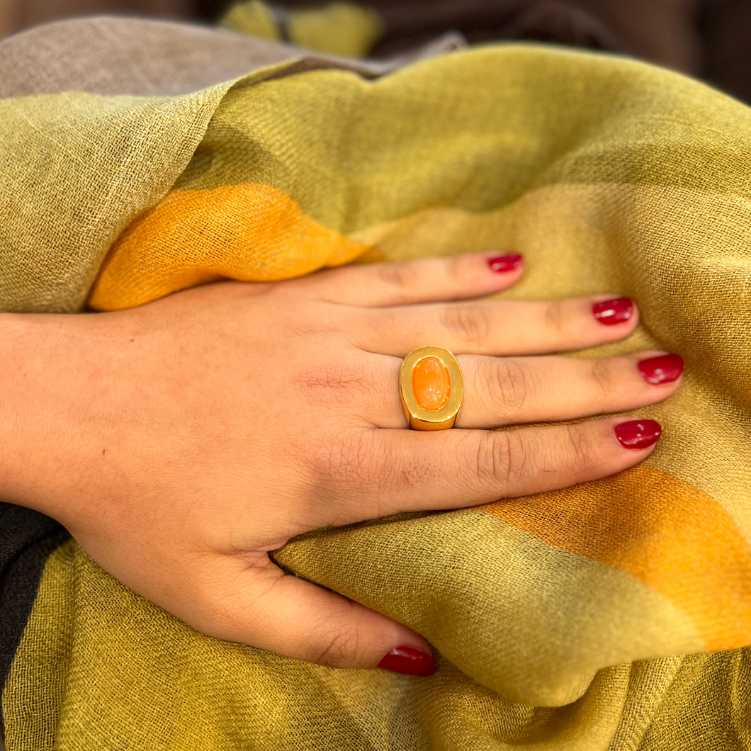 Large Bague Ovale en Plaqué Or et Cabochon Mandarine