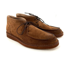 Load image into Gallery viewer, Chaussure Lacets Semi-Montante Semelle Vibram en Daim Camel
