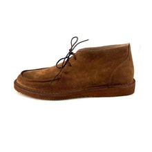 Load image into Gallery viewer, Chaussure Lacets Semi-Montante Semelle Vibram en Daim Camel
