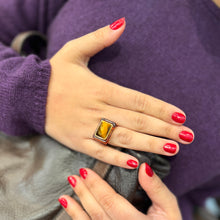 Load image into Gallery viewer, Large Bague en Acétate Tortoise et Oeil de Tigre Facetté Serti Plaqué Or
