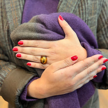 Charger l&#39;image dans la galerie, Bague Ovale en Acétate Tortoise et Cabochon en Plaqué Or
