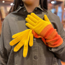 Charger l&#39;image dans la galerie, Longs Gants en Laine et Cachemire Tricolore Jaune

