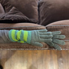 Charger l&#39;image dans la galerie, Longs Gants en Laine et Cachemire Ticolore Vert
