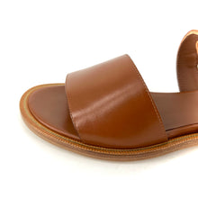 Load image into Gallery viewer, Sandale Double Bride en Cuir Camel
