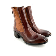 Load image into Gallery viewer, Boots Talon Trotteur Zippé Arrière en Cuir et Cuir Stretch Cognac
