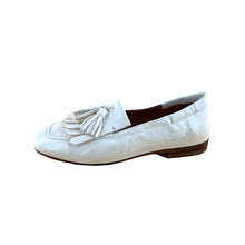 Load image into Gallery viewer, Mocassin Ultra-Souple en Cuir Blanc
