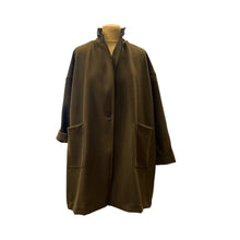 Load image into Gallery viewer, Manteau MILA en Laine Kaki
