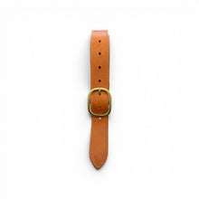 Load image into Gallery viewer, Ceinture en Cuir Cognac Boucle Finition Vieil Or
