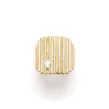 Load image into Gallery viewer, Bague de Petit Doigt LOVE en Plaqué Or et Zirconium Blanc
