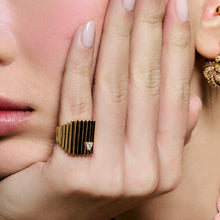 Load image into Gallery viewer, Bague de Petit Doigt LOVE en Plaqué Or et Zirconium Blanc
