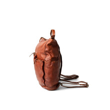 Charger l'image dans la galerie, Sac à Dos en Cuir Lavé Cognac

