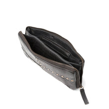 Load image into Gallery viewer, Portefeuille Moyen Modèle en Cuir Camel et Rivets Vieil Or
