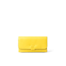 Charger l'image dans la galerie, Portefeuille Grand Format en Cuir Jaune
