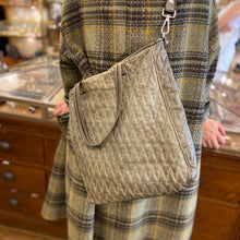 Charger l&#39;image dans la galerie, Sac SQUARE en Cuir Muddy Stone
