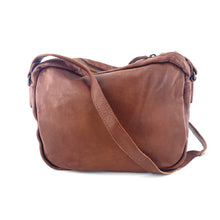 Load image into Gallery viewer, Petit Sac Bandoulière en Cuir Lavé Camel
