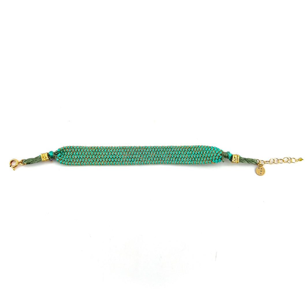 Bracelet Manchette Tissée en Fil de Satin Turquoise et Chaine en Plaqué Or
