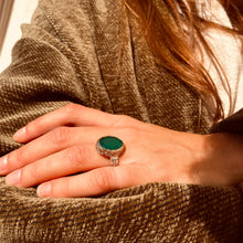 Load image into Gallery viewer, Bague Ovale Argent Laiton en Onyx Vert
