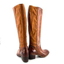 Charger l'image dans la galerie, Botte Talon Trotteur en Cuir et Cuir Stretch Camel Veiné
