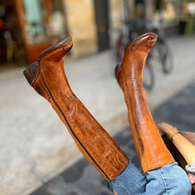 Charger l'image dans la galerie, Botte Talon Trotteur en Cuir et Cuir Stretch Camel Veiné
