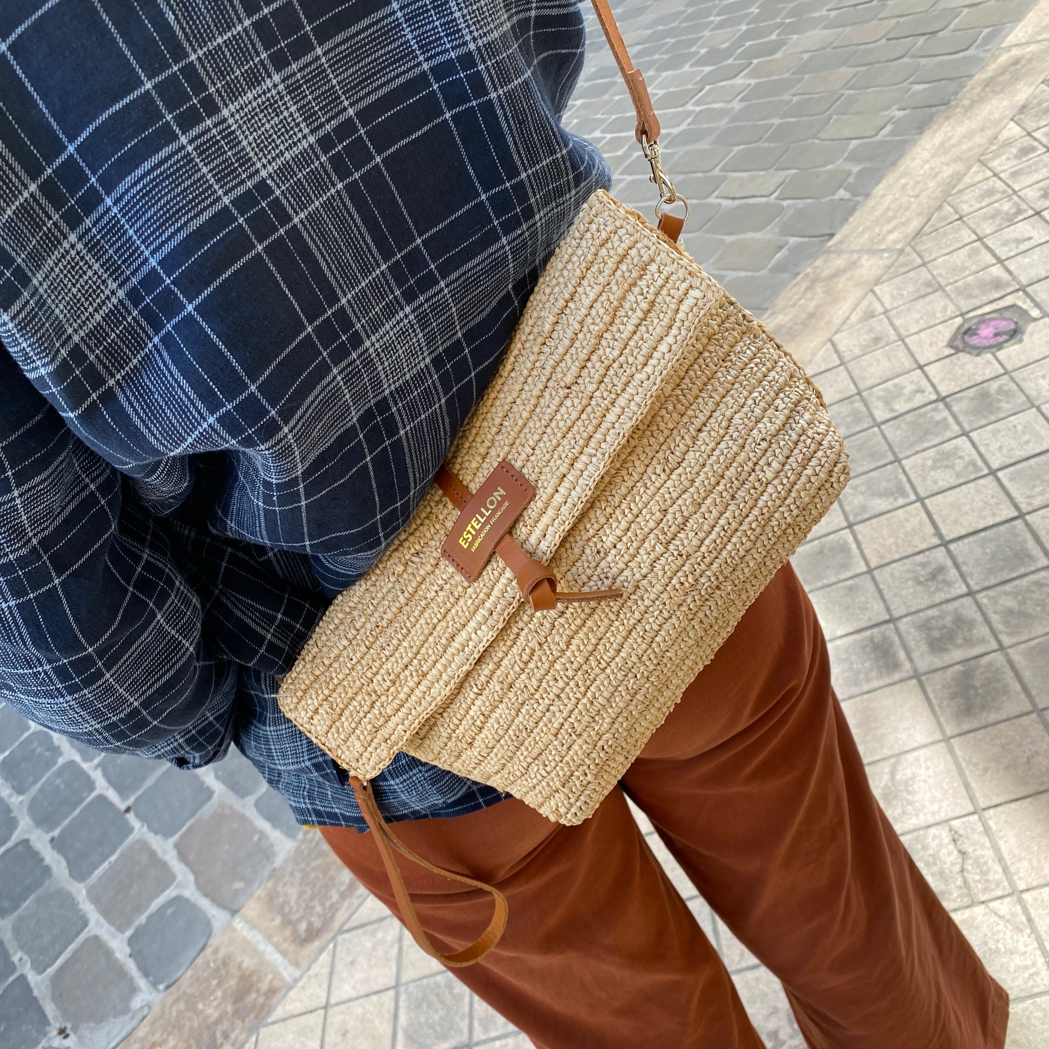 Sac PAROS en Raphia Naturel et Cuir Camel – IDK-Lé
