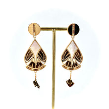 Load image into Gallery viewer, Boucles d&#39;Oreilles HAWAÏ GM en Nacre et Plumes
